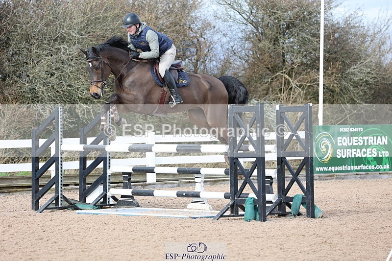 240223A-121124-01120 - Cls 4 Snr 1.05m Open