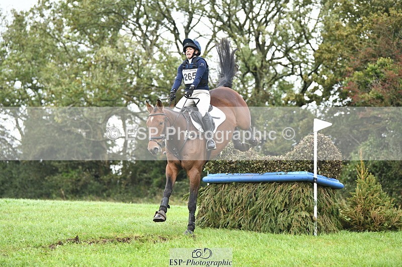 230924A-120519-05355 - 100 XC 12.00 to 13.00