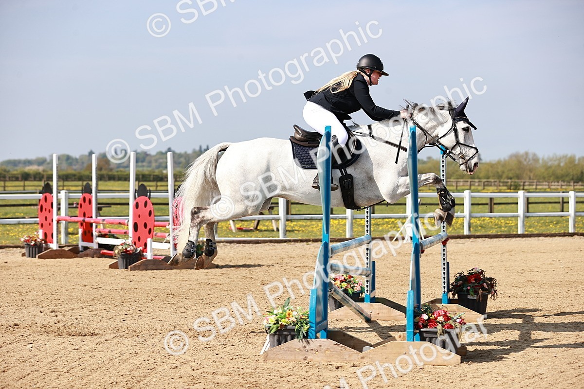  - Class 21 - Senior British Novice - 90cm