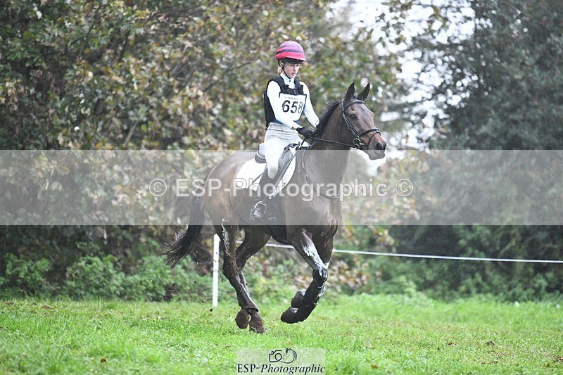 231021-110849-15183 - 658-DANCING.PADDE-Fenella.Redvers-SC+XC