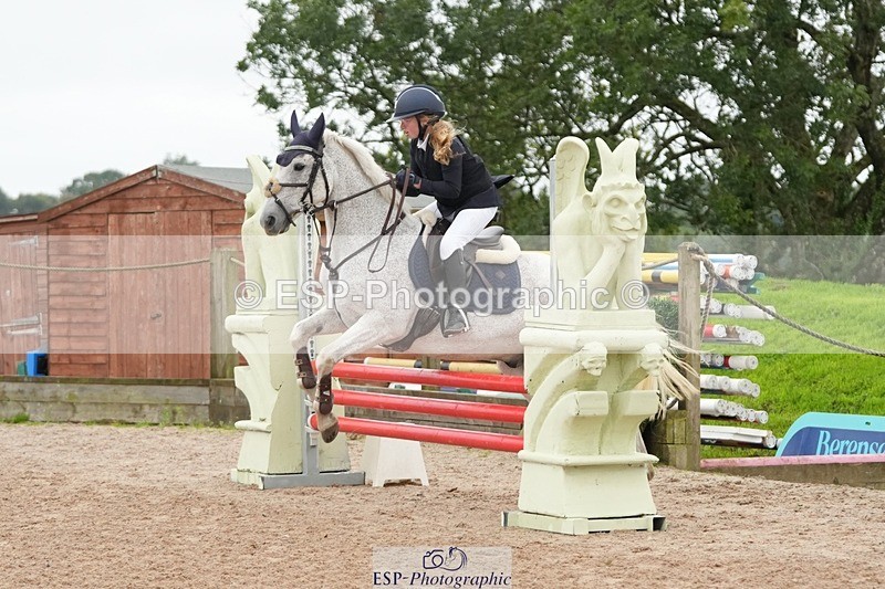 250920-154035-01485 - Cls 21 Pony Intro 80cm Derby