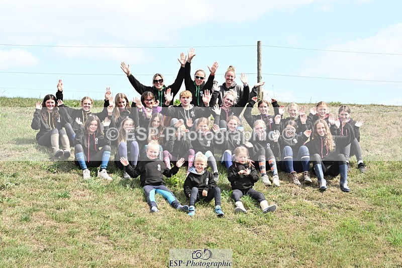 250821B-135644-00477 - Stable Shots and Group Photo