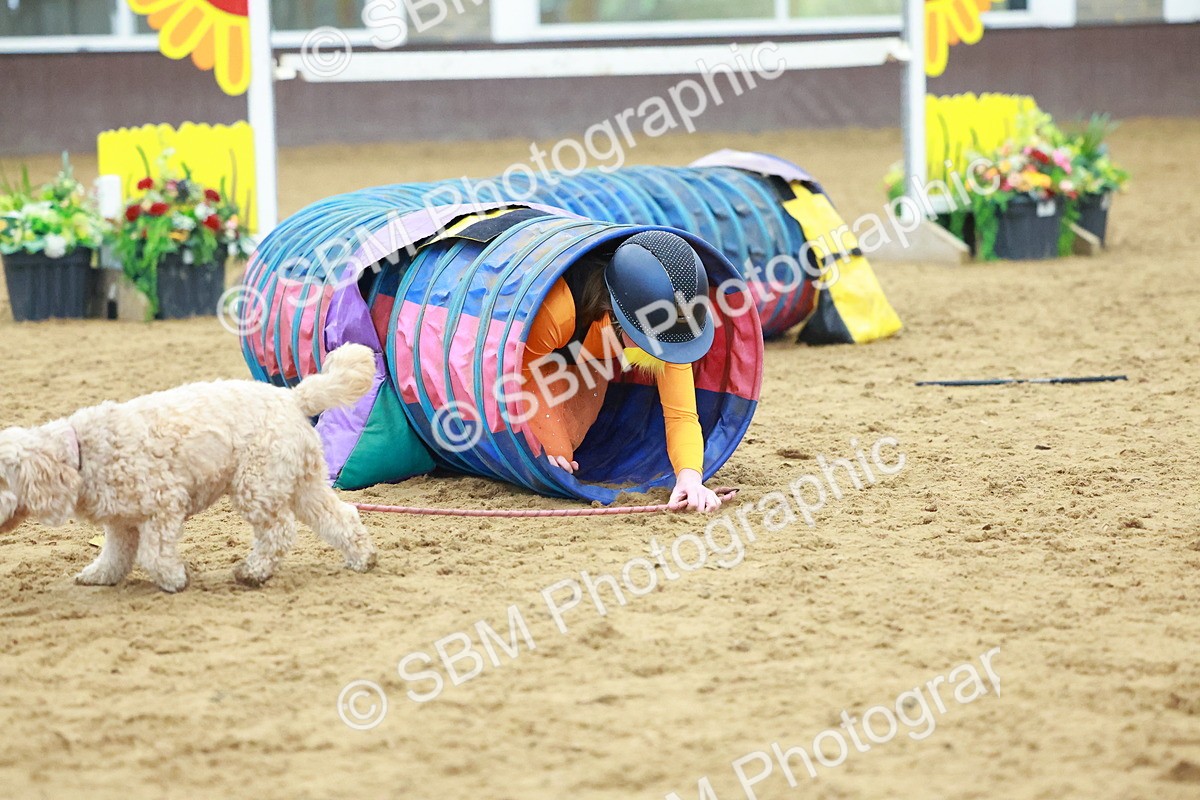 SBM_002362 - Class 3 - Horse & Hound (60cm)