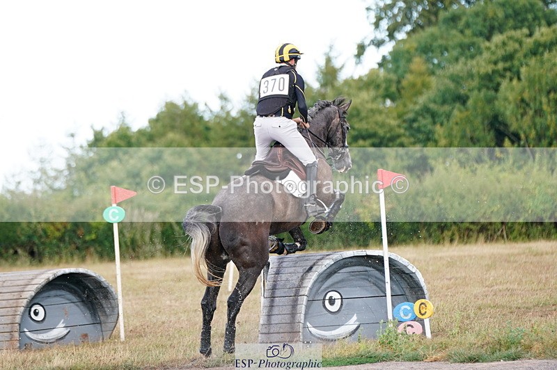 250802A-175856-09077 - H-370-Tom.Rowland-STRACOMER.CANDY.TOWN