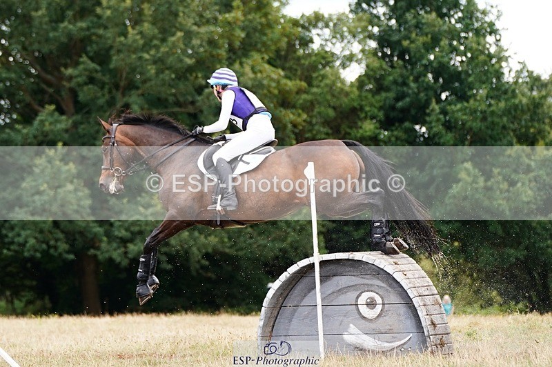 250803A-123544-13052 - M-553-Beatrice.Hayman-Joyce-ICONIC