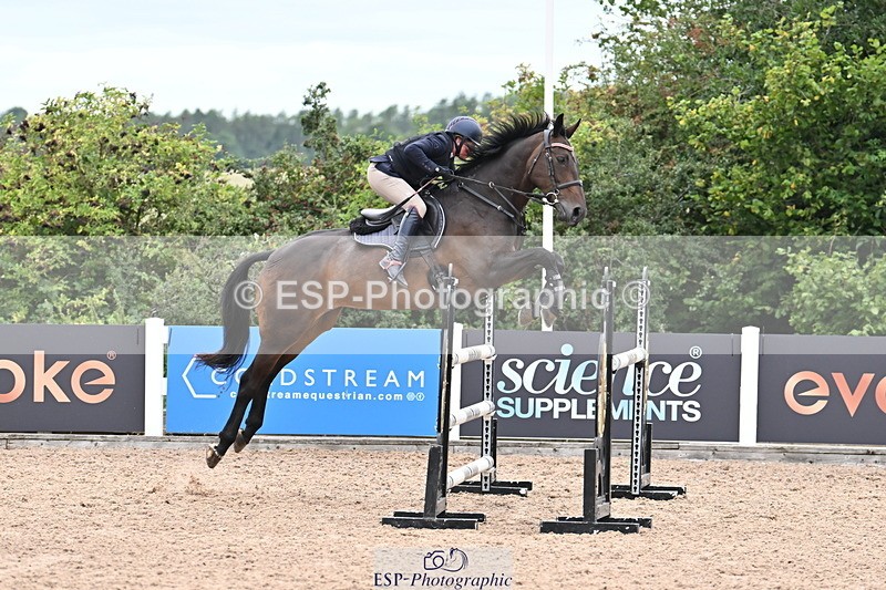 250820B-125015-00620 - Cls 4 Newcomers and 1.10m Open