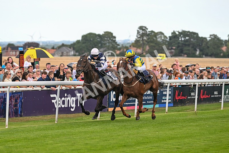 290725-Race 1-Poets Dawn - Star Start-9425