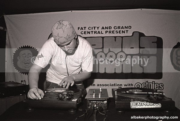 06 quantic - Friends-&-Family @ the-roadhouse 31.01.04