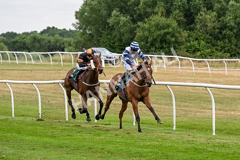 220726-Race 5-Explode-0001 - Race 5 16.12pm Sky Bet Go-Racing-In-Yorkshire Summer Festival Handicap