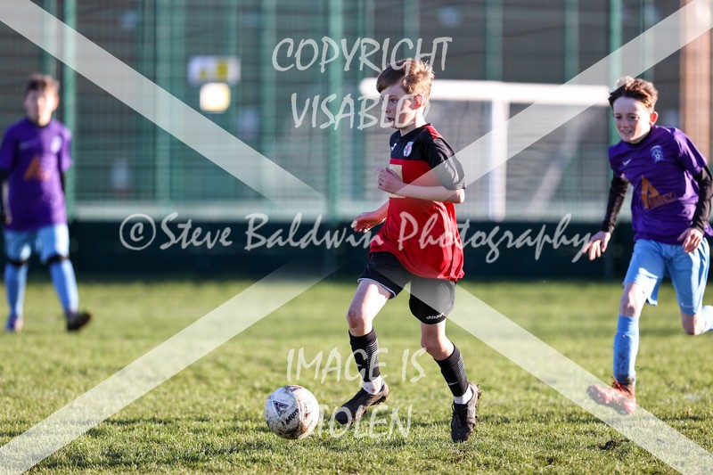 1DX31988 - 2025-11-23 FC Abbey Meads U13 Purple V Highworth Town Junior FC U13 T