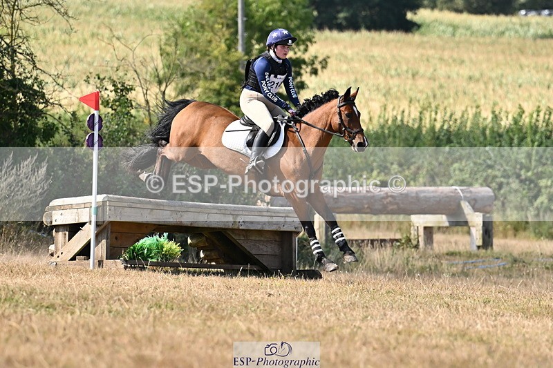 250824A-145530-38633 - 2148-Eva.Kevern-Monivea.Western.Diamond