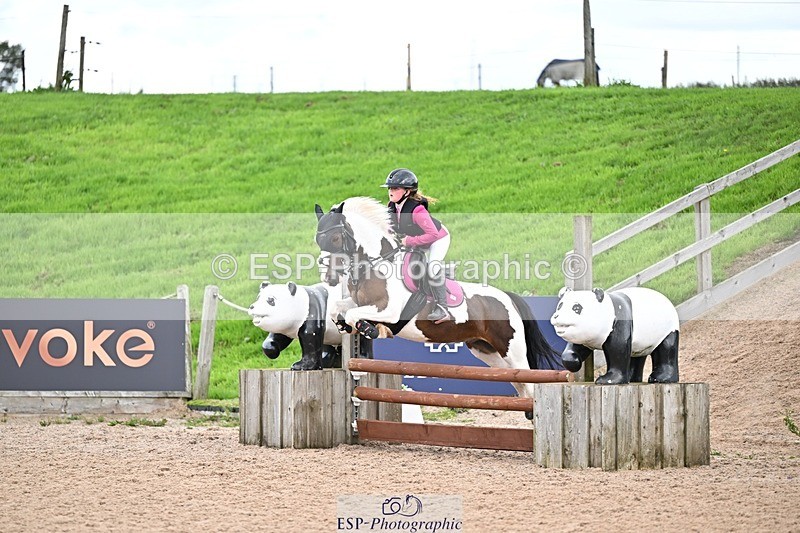 250921-144711-03944 - Cls 20 Pony 80cm Derby