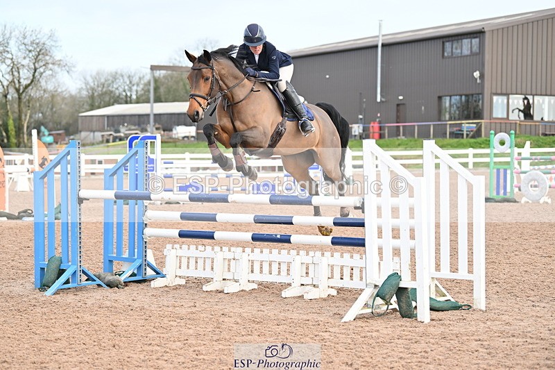 231209A-120442-01700 - Cls 12 Newcomers & 1.10m Open