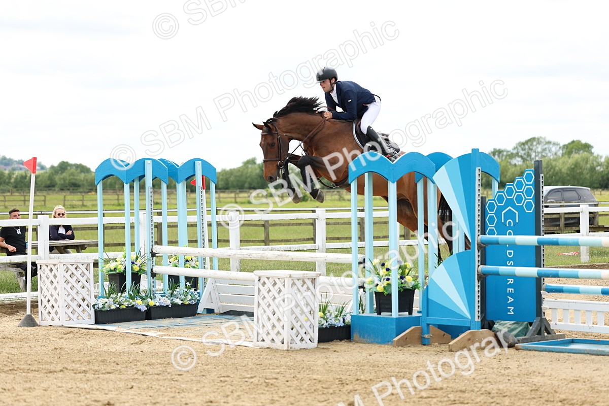 SBM_005963 - Class 19 - Senior Newcomers - 1.10m