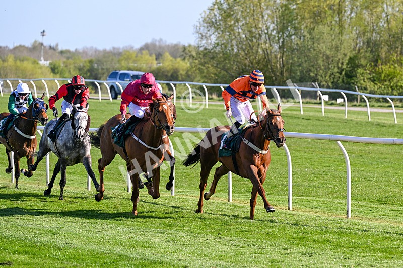 220426-Race 7-Free Pic-0952 - Race 7