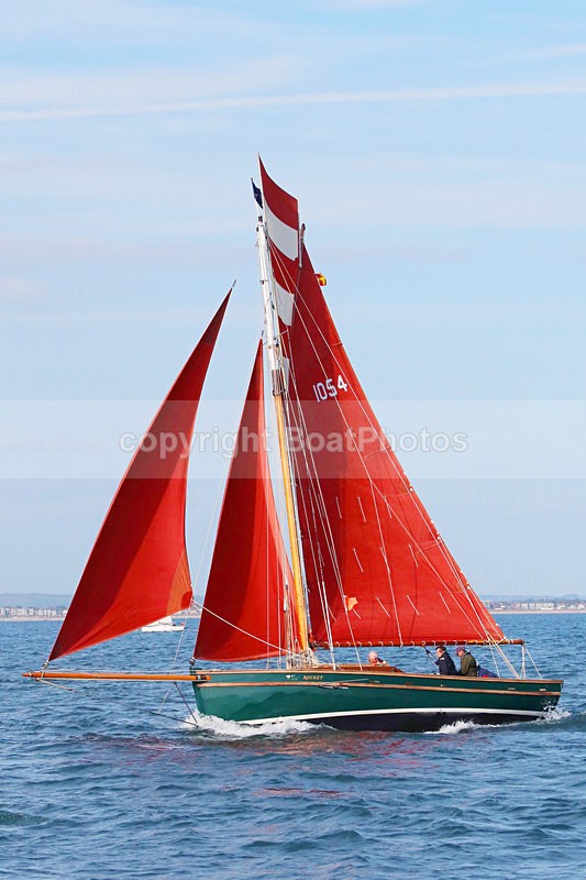 150627 ROCKET 1054 WT7A1804_N - ROUND THE ISLAND RACE - SATURDAY 27th JUNE 2015