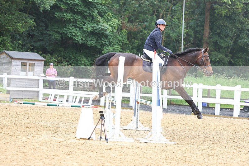 3E7A5597 - Class 4: Senior British Novice/90cm open