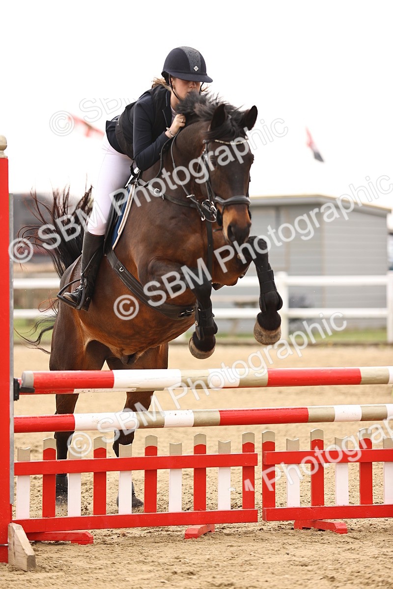  - Class 15 - Senior British novice - 90cm