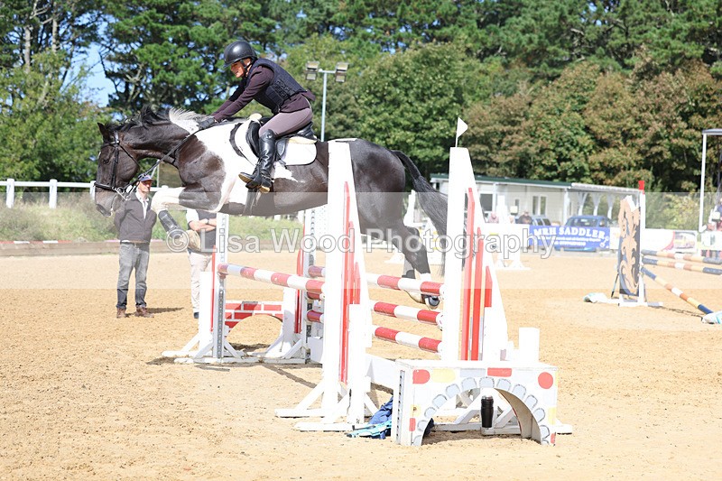 3E7A9261 - Class 9: Senior British Novice/90cm open