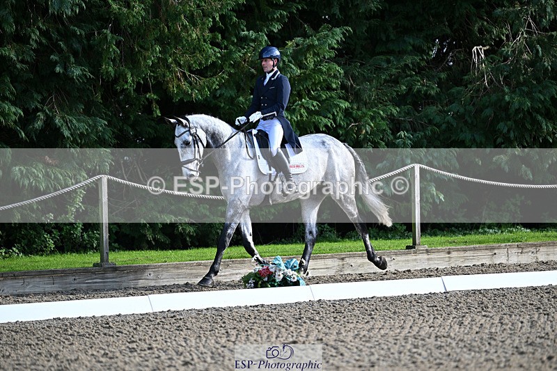 241023-142941-00521 - 001-Cameron.Beer-NEWPORTS.DEFINITELY.UNTOUCHABLE