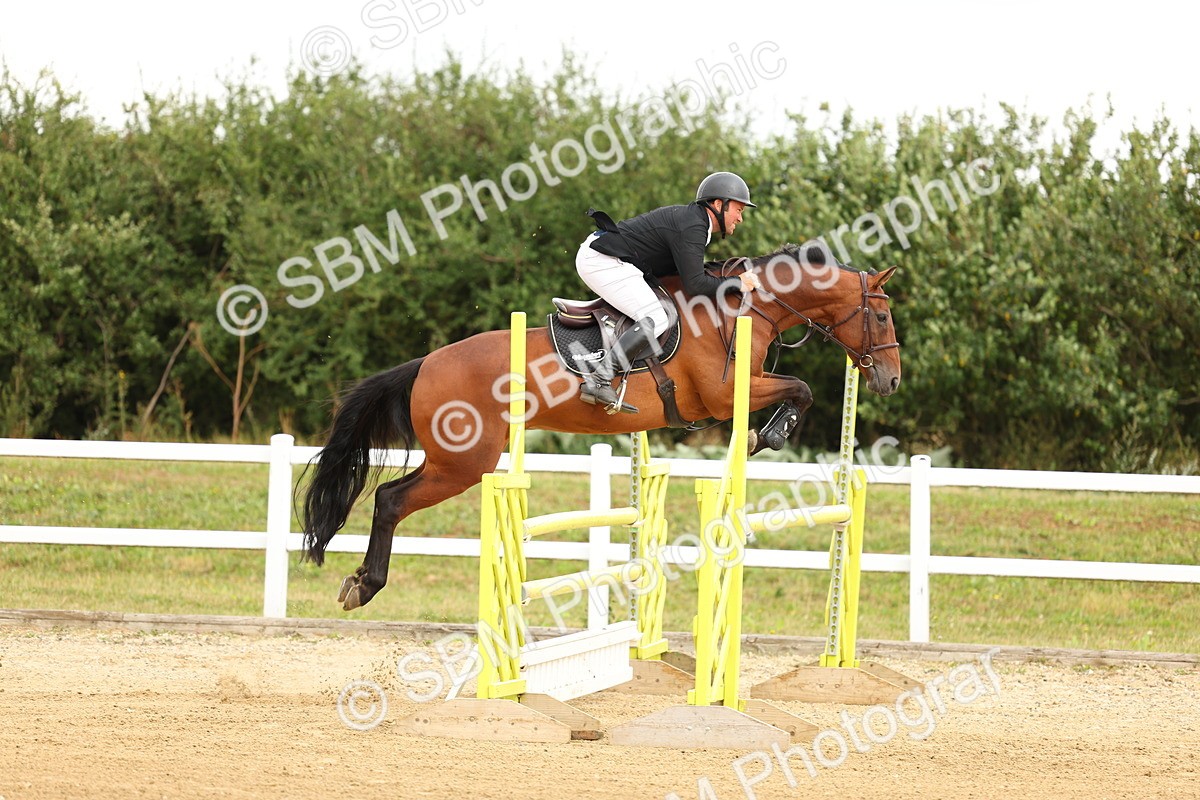 SBM_009874 - Class 3 - Senior Newcomers - 1.10m Open