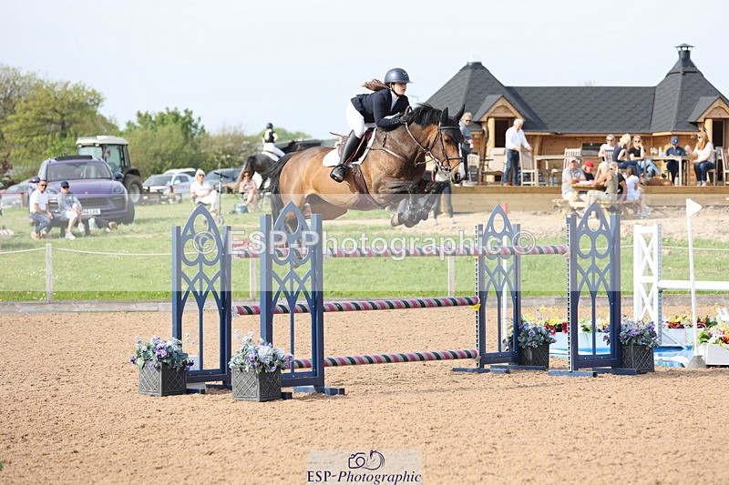 240511A-170922-15204 - Cls 38 National 1.40m Open