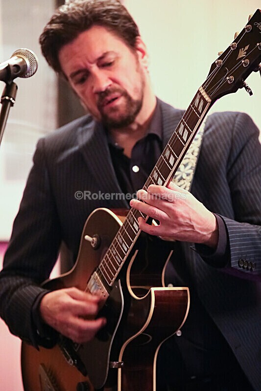 NKC-33 - Denny Illet and chums plays tribute to Nat King Cole