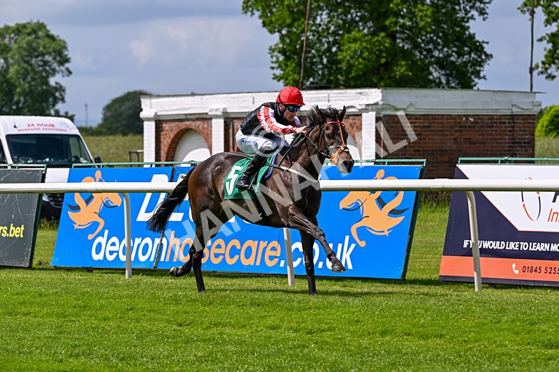 050626-Race 1-Eagle Bay-2570 - Race 1 13.40pm Hartshead Dos Champions Restricted Maiden Stakes (Div I)
