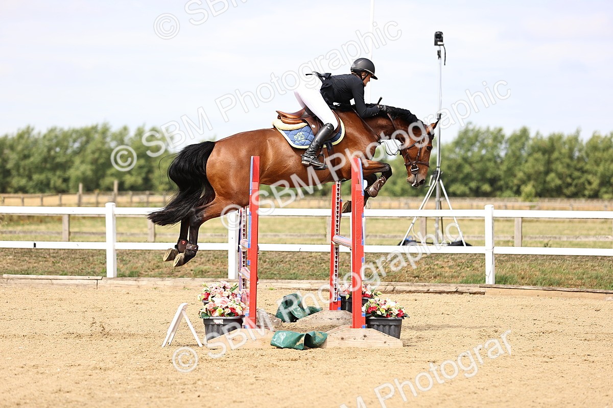 SBM_009728 - Class 8 - Senior Newcomers - 1.10  Open