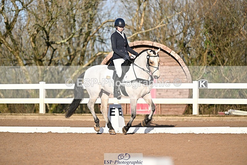 241214-104130-01199 - 146-CHLOE.DUNN-Towerhill.Shamie