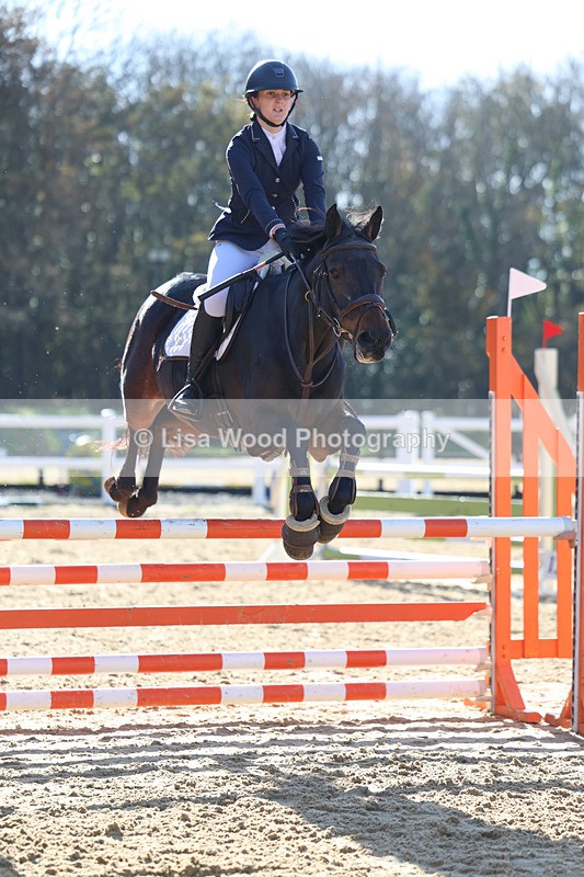 3E7A5388 - Class 4: Senior British Novice/90cm open