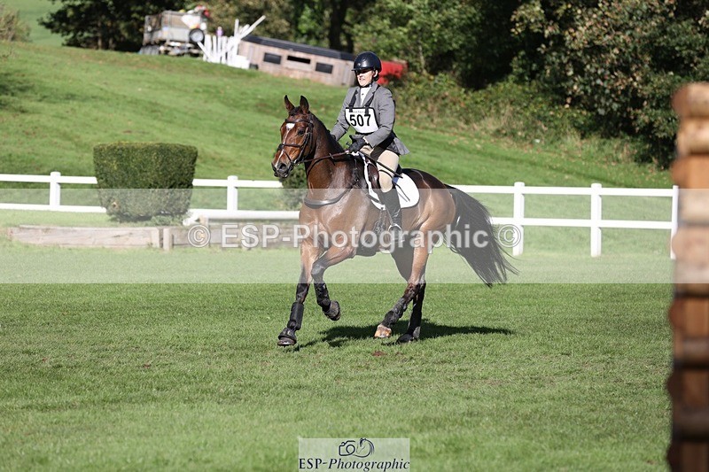 231022-130030-27454 - 507-EDGEDALE.BLUE.LADY-Katie.Lavin-TrotUp+SJ