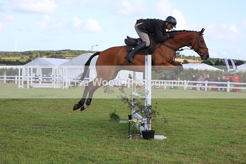 3E7A4807 - Class C1: Showjumping Senior Newcomers/1.10m open