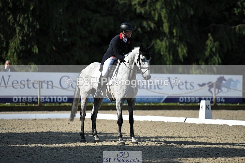 230525-090936-01548 - 302-EN_TARO_DES_VERNIER-Oliver_Townend-WEDTrotUp+DR