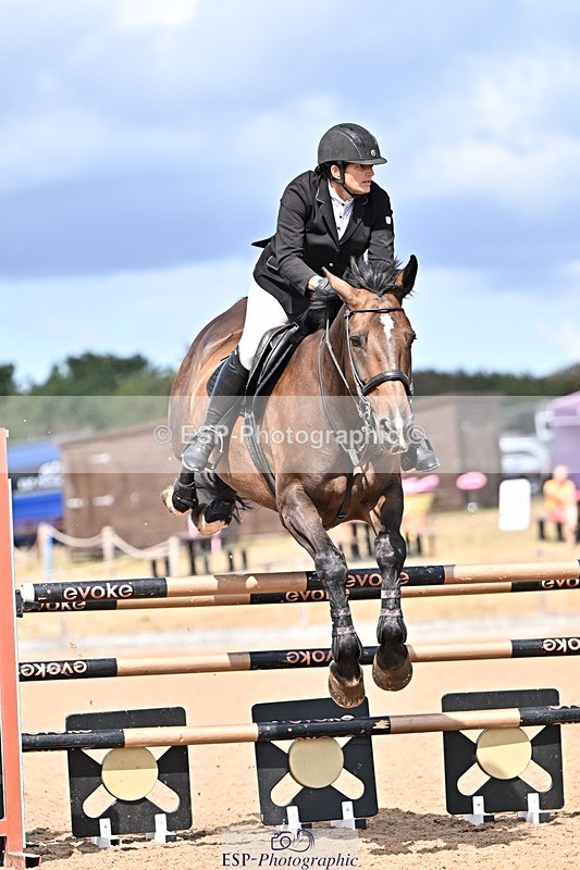 260819-143753-01163 - Cls 6 Foxhunter and 1.20m