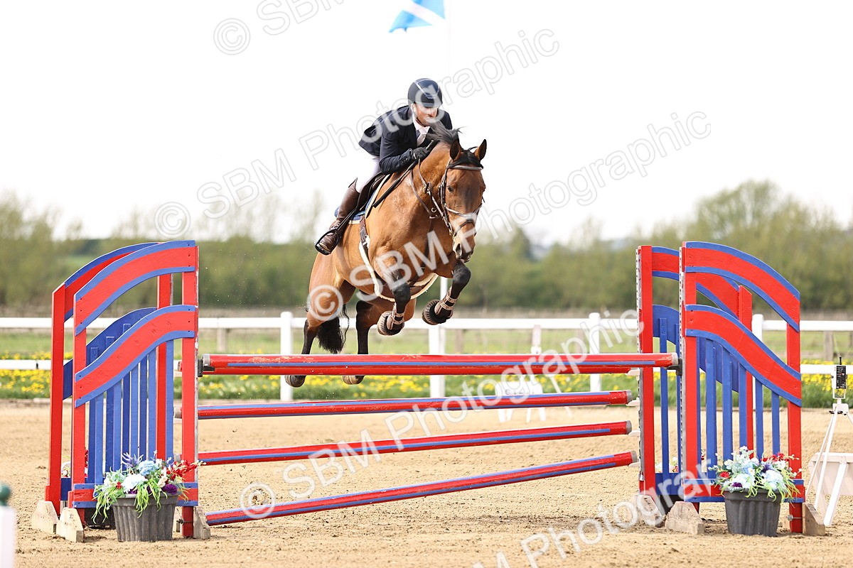 SBM_002301 - Class 11 - Senior newcomers - 1.10m