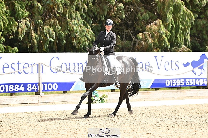 250808A-143352-00929 - 011-Helen.JamesDecadent