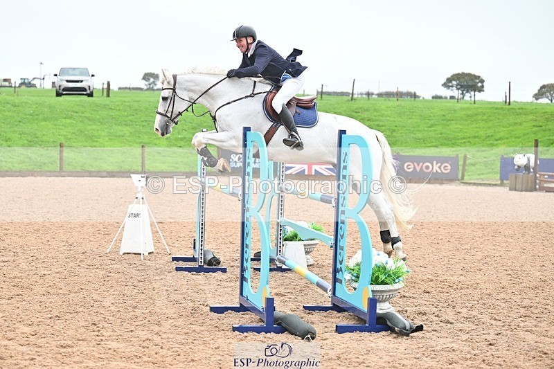 251003-121221-00672 - Cls 2 Newcomers and 1.10m