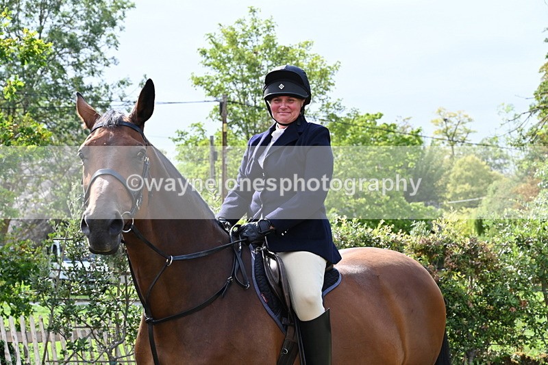 WJ6_3220 - Berks & Bucks - The Old farmhouse - Hound Exercise 20-08-25