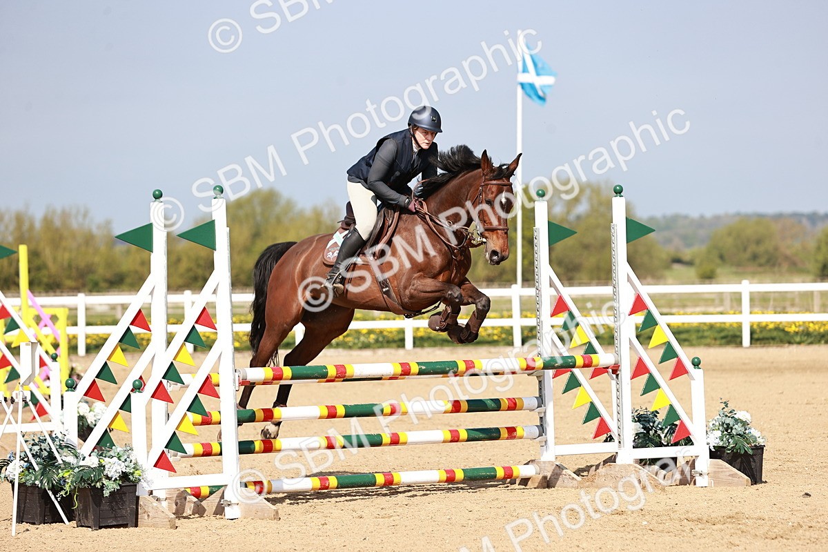  - Class 21 - Senior British Novice - 90cm