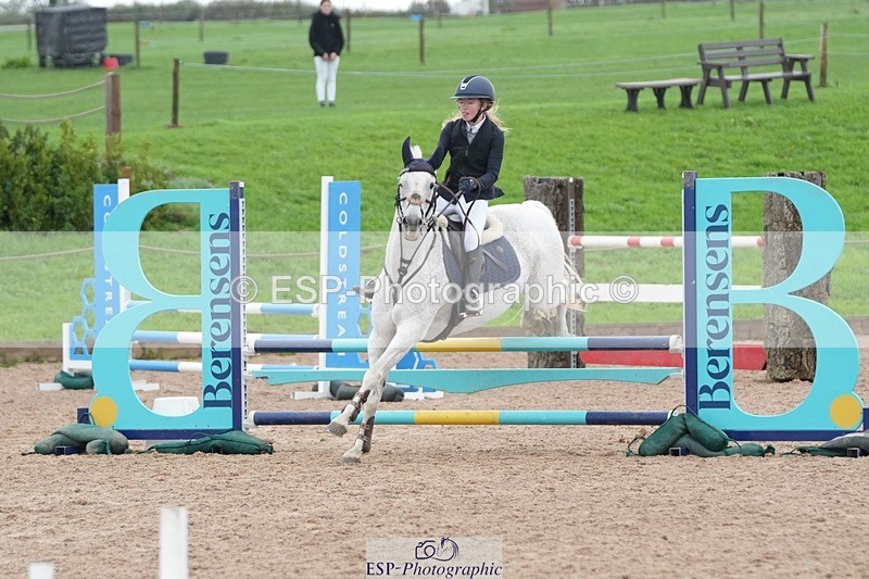 250920-154015-01480 - Cls 21 Pony Intro 80cm Derby