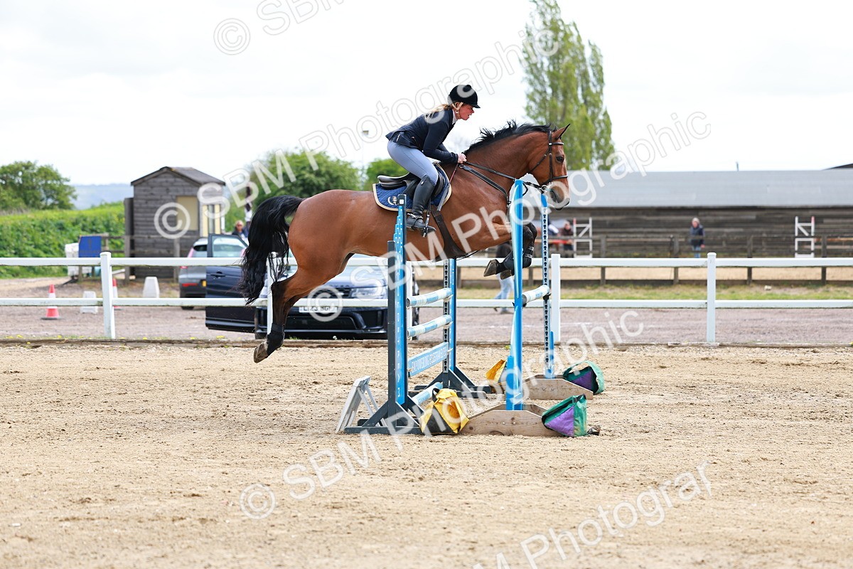 SBM_002332 - Class 10 - Senior Newcomers - 1.10m