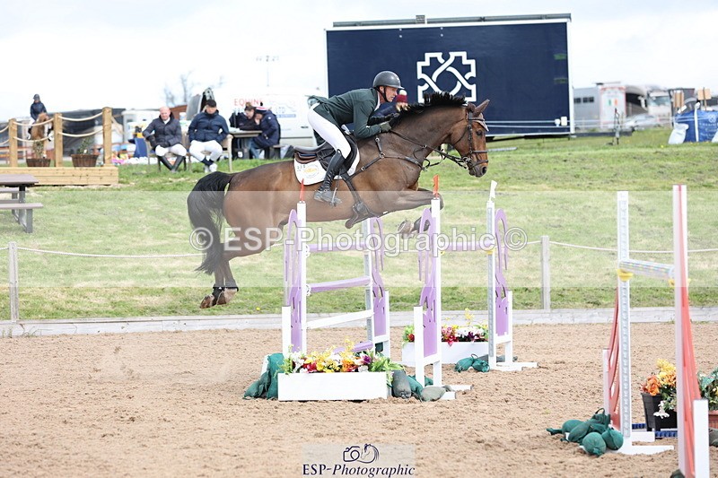 240419A-115726-06917 - Cls 6, 2 Star Medium Tour 1.35m