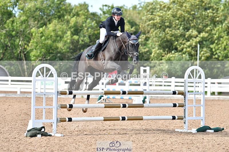 230819A-160823-01123 - Cls 33 1.05m Amateur Qualifier