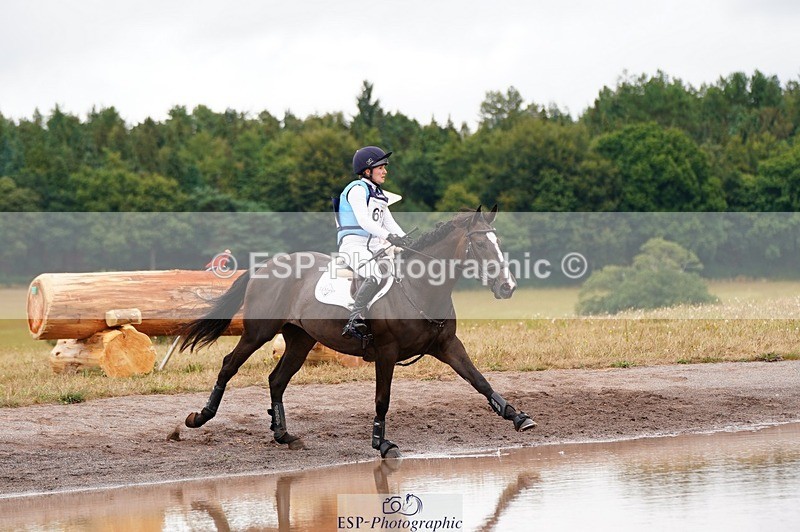 250803A-140554-15461 - O-692-Izzi.Kirk-OMIGOSH