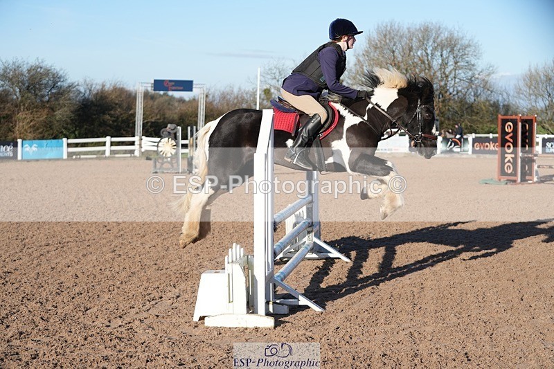 251130-105124-01004 - Cls 4 Pony Brit Nov & 80cm Open