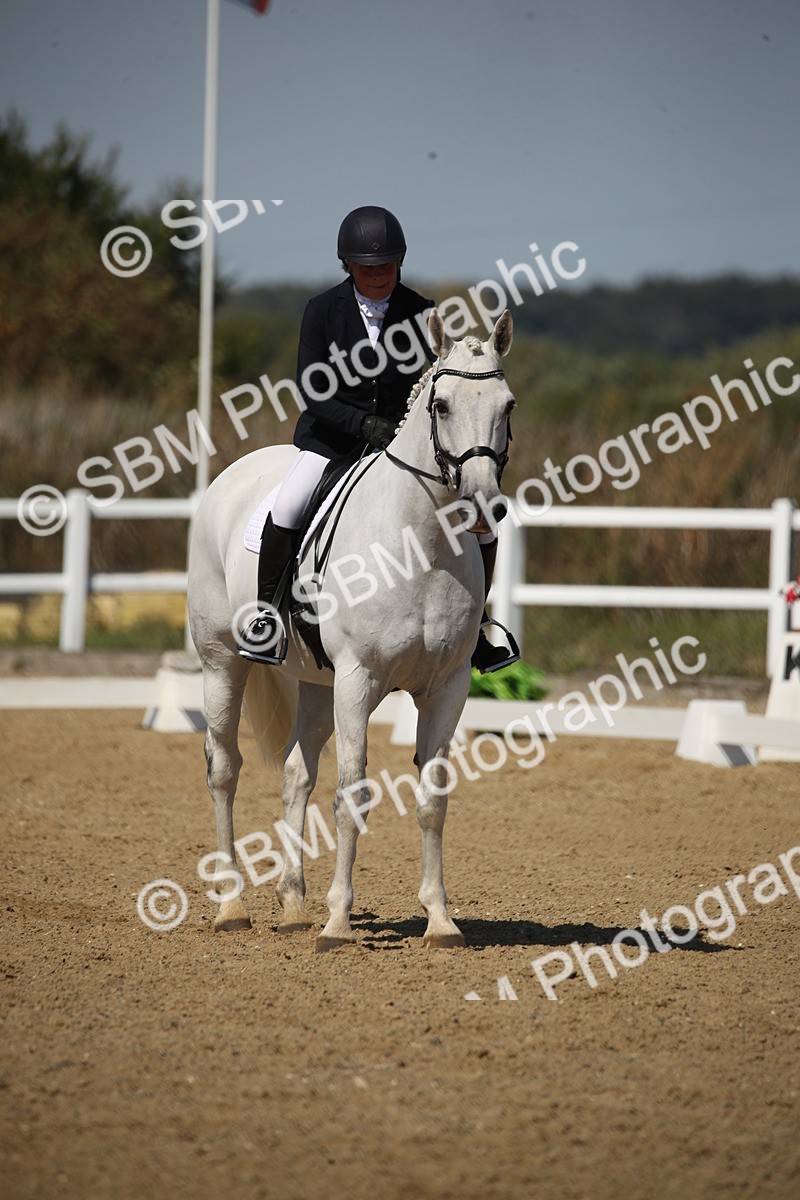 SBM_005047 - Class 11 - Novice 5 - 11.41-12.58