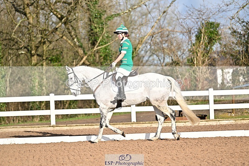 241214-111542-01343 - 105-Janine.Paterson-Machas.Grey