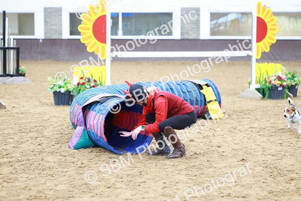 SBM_002111 - Class 3 - Horse & Hound (60cm)