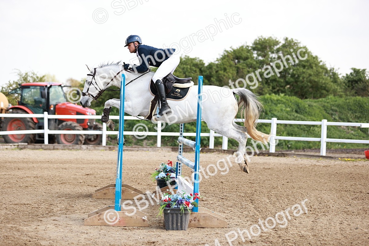  - Class 24 - Senior Newcomers - 1.10m